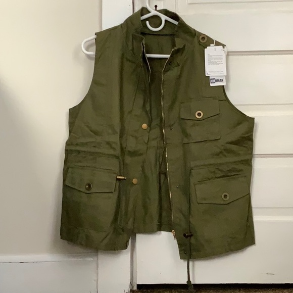 Jackets & Blazers - NWT hunter green vest